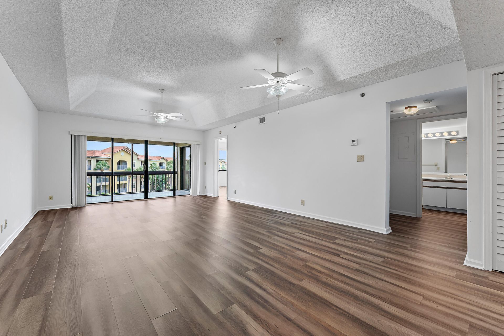 700 Uno Lago Drive, Unit 404, Juno Beach, FL 33408 Photo