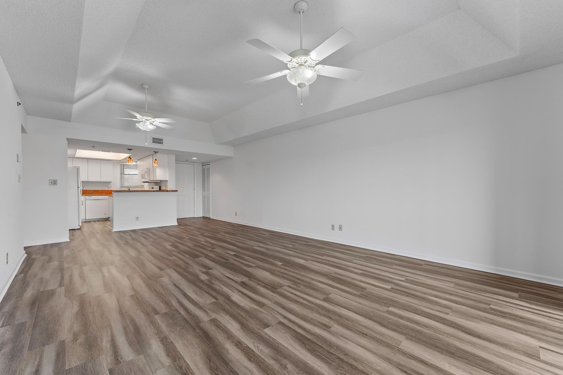 700 Uno Lago Drive, Unit 404, Juno Beach, FL 33408 Photo