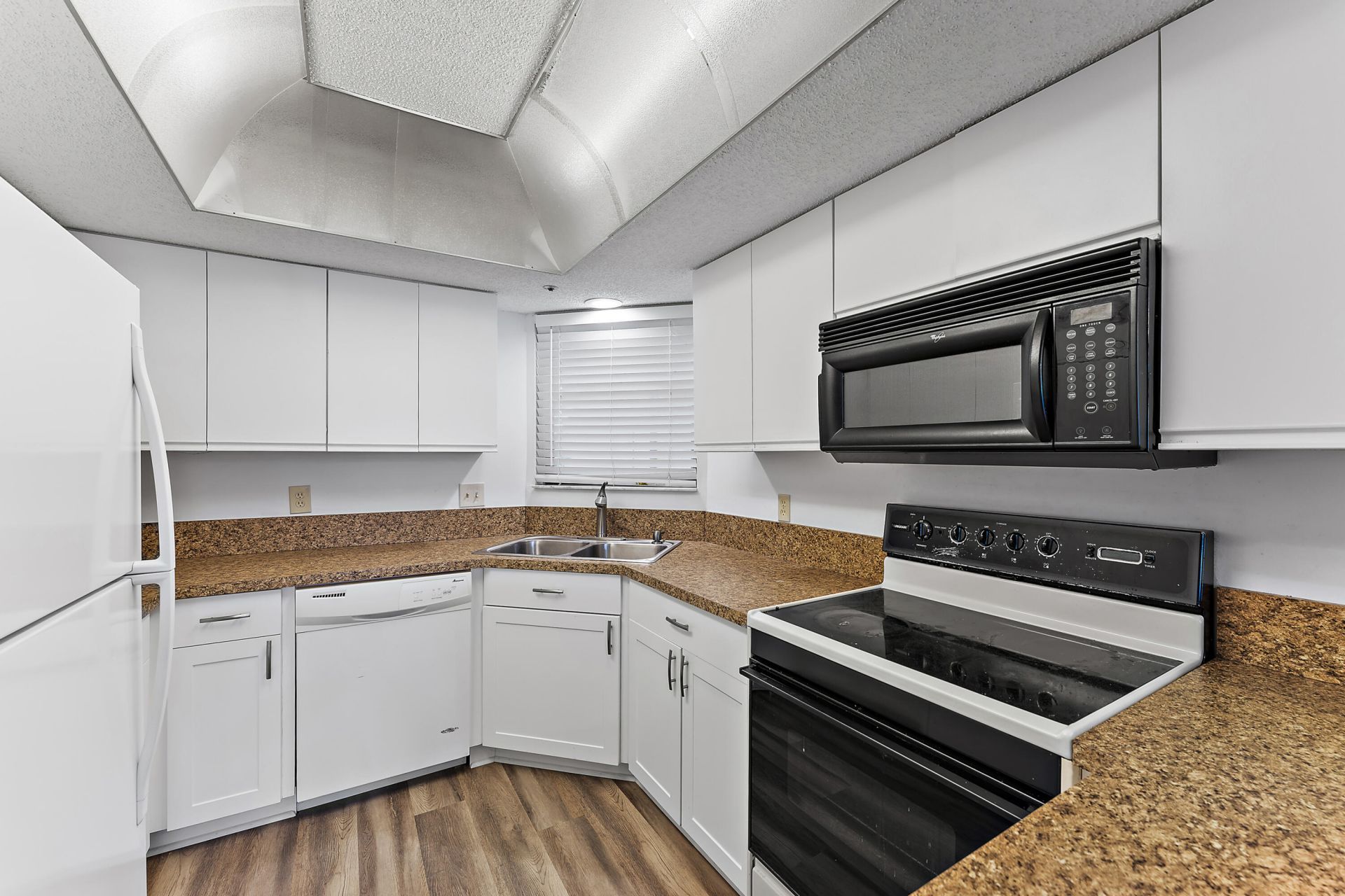 700 Uno Lago Drive, Unit 404, Juno Beach, FL 33408 Photo