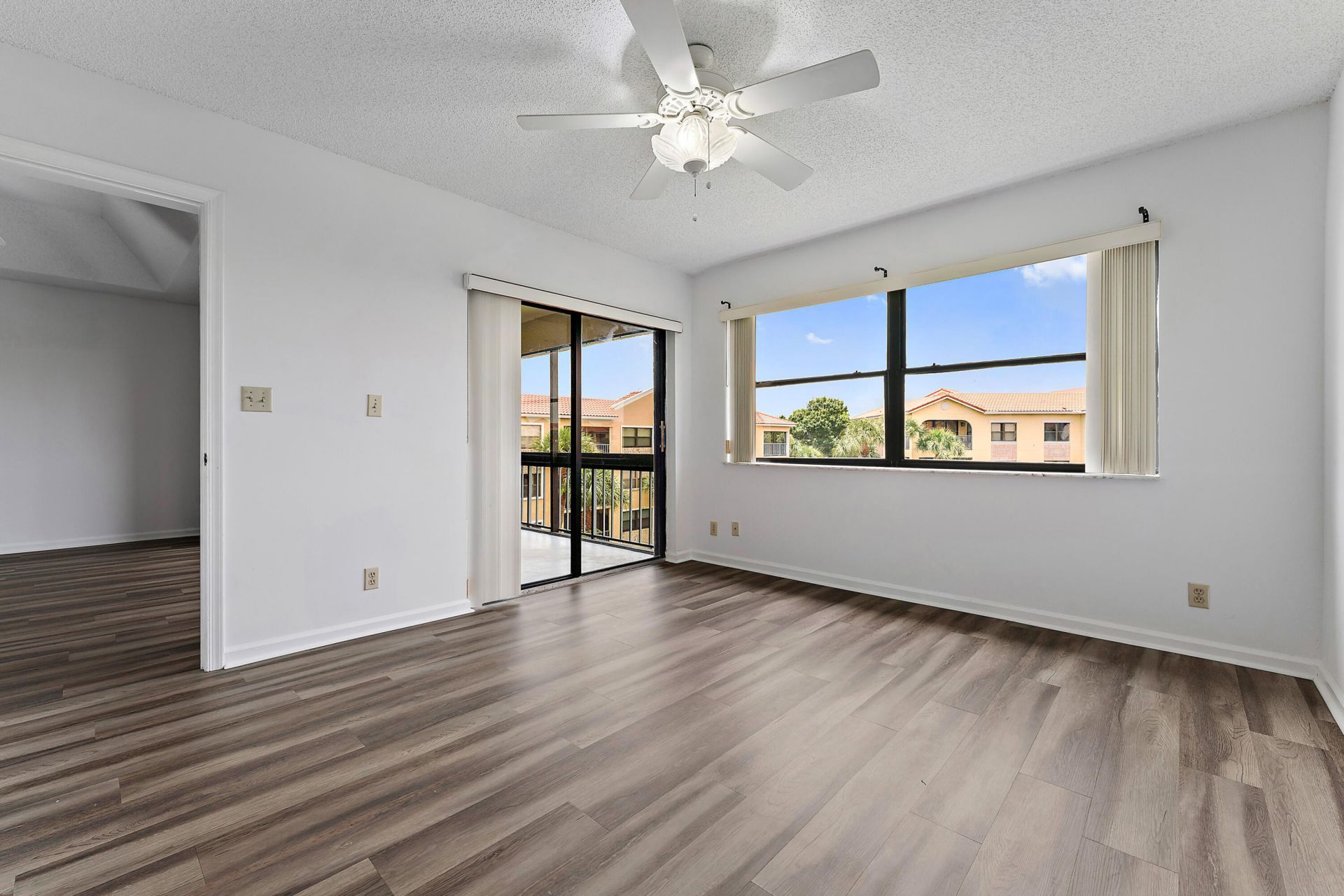 700 Uno Lago Drive, Unit 404, Juno Beach, FL 33408 Photo