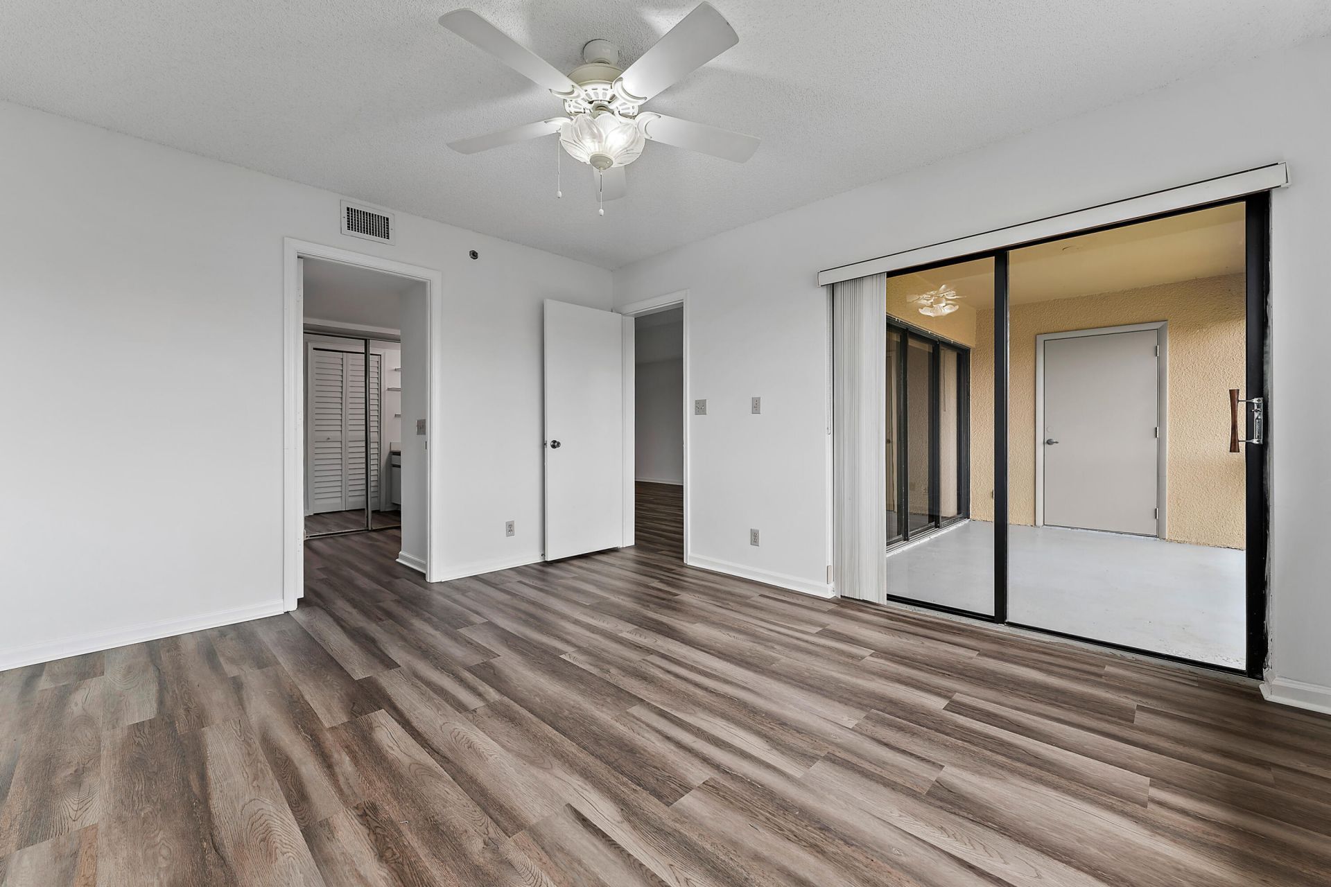 700 Uno Lago Drive, Unit 404, Juno Beach, FL 33408 Photo