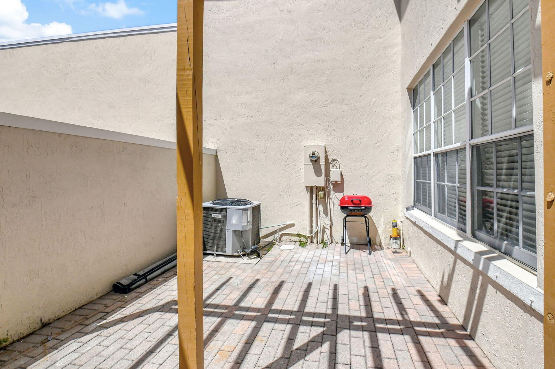 608 NW 25th Avenue, Boynton Beach, FL 33426 Photo