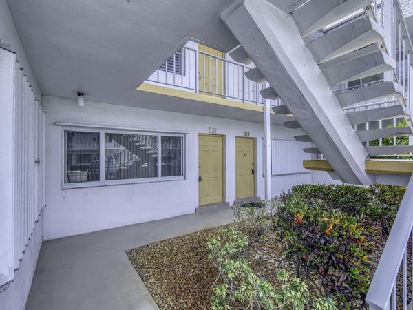 3240 LAKE OSBORNE Drive, Unit 109, Lake Worth Beach, FL 33461