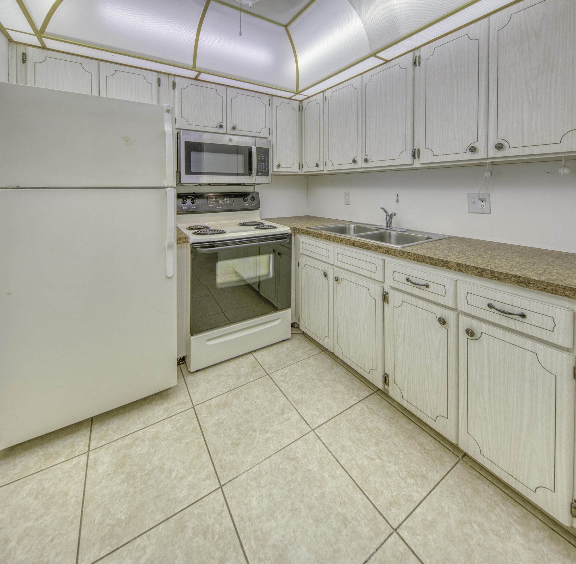 3240 Lake Osborne Drive, Unit 109, Lake Worth Beach, FL 33461 Photo
