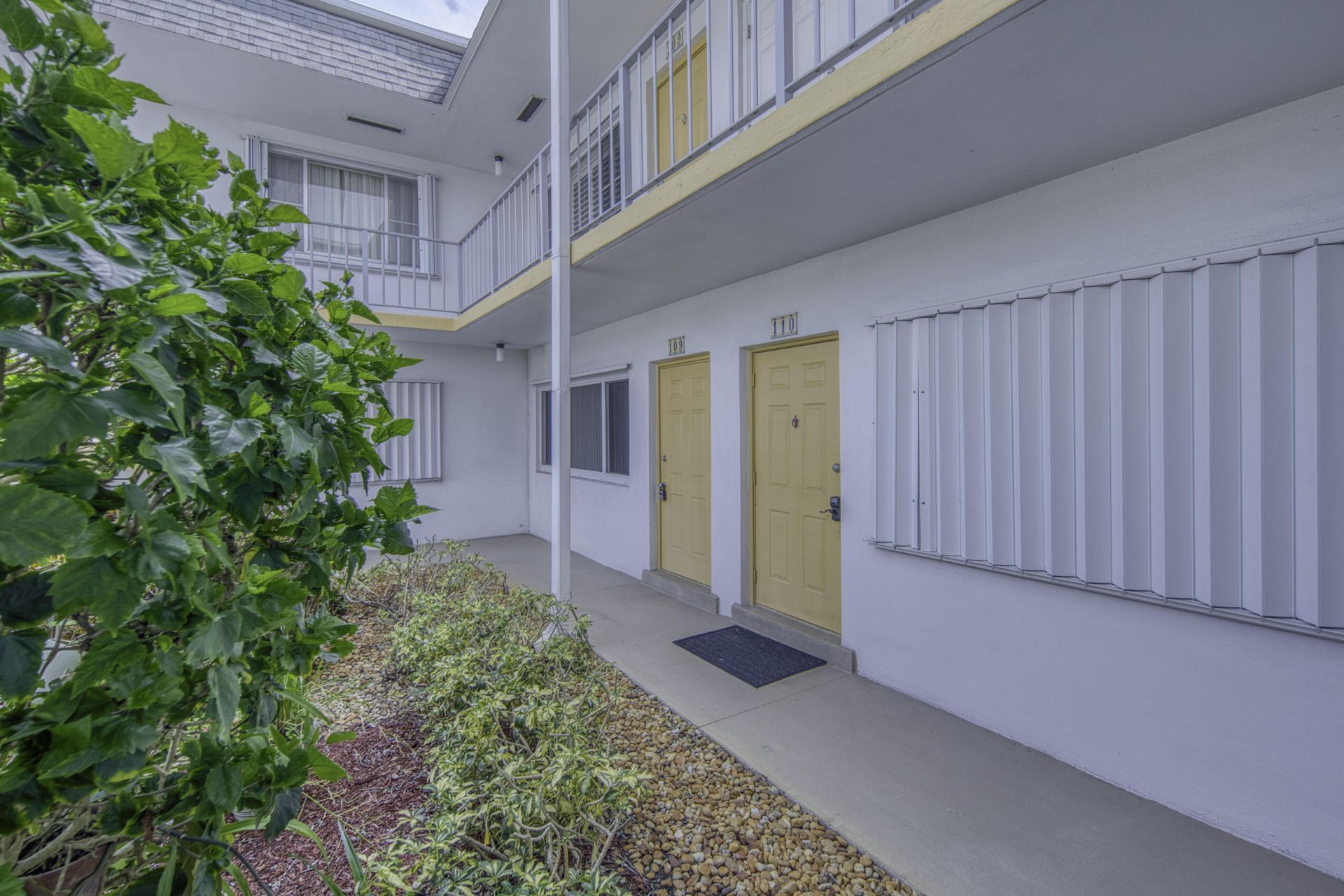 3240 Lake Osborne Drive, Unit 109, Lake Worth Beach, FL 33461 Photo