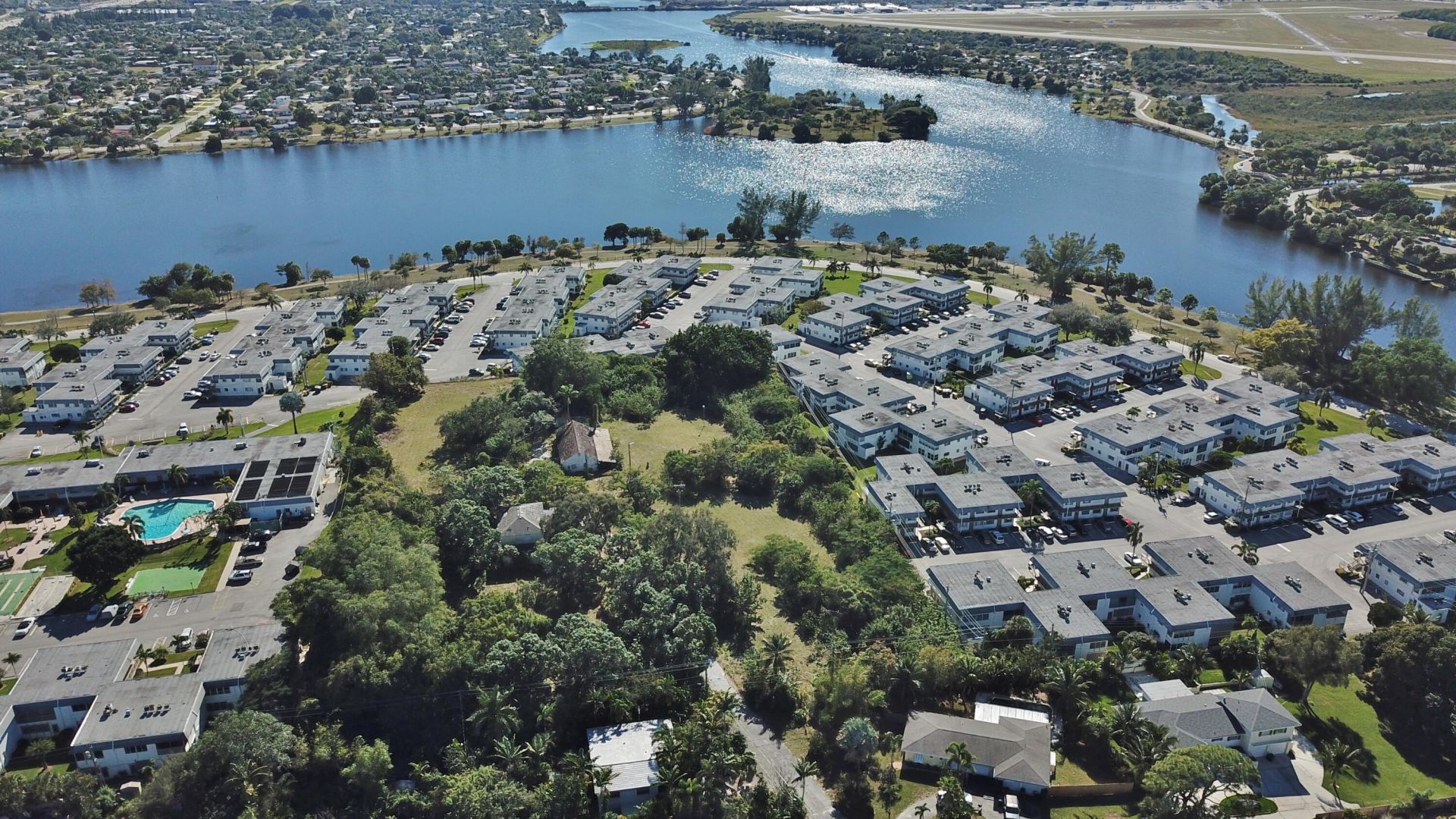 3240 Lake Osborne Drive, Unit 109, Lake Worth Beach, FL 33461 Photo