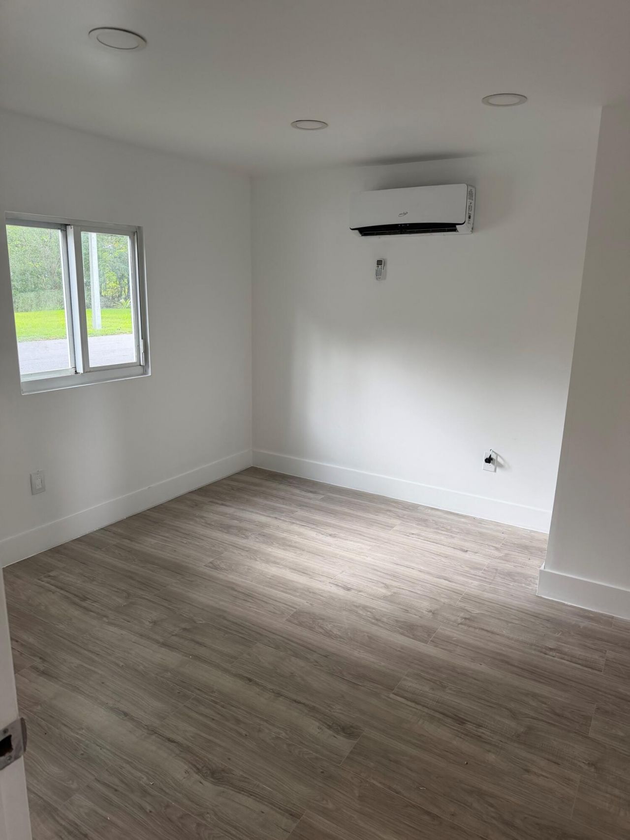 650 NW 214th Avenue, Pembroke Pines, FL 33029 Photo
