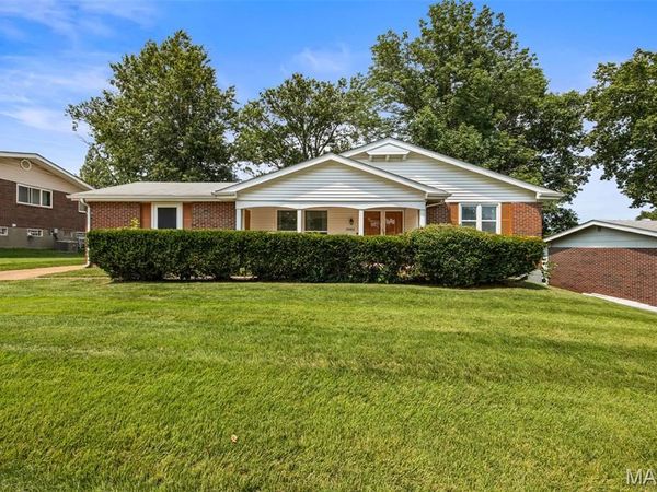 3985 Fairway Drive , Florissant, MO 63033