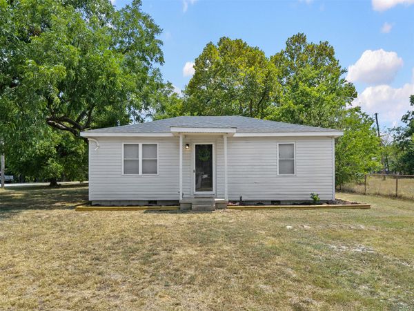 60 Meadow Street, Lone Grove, OK 73443