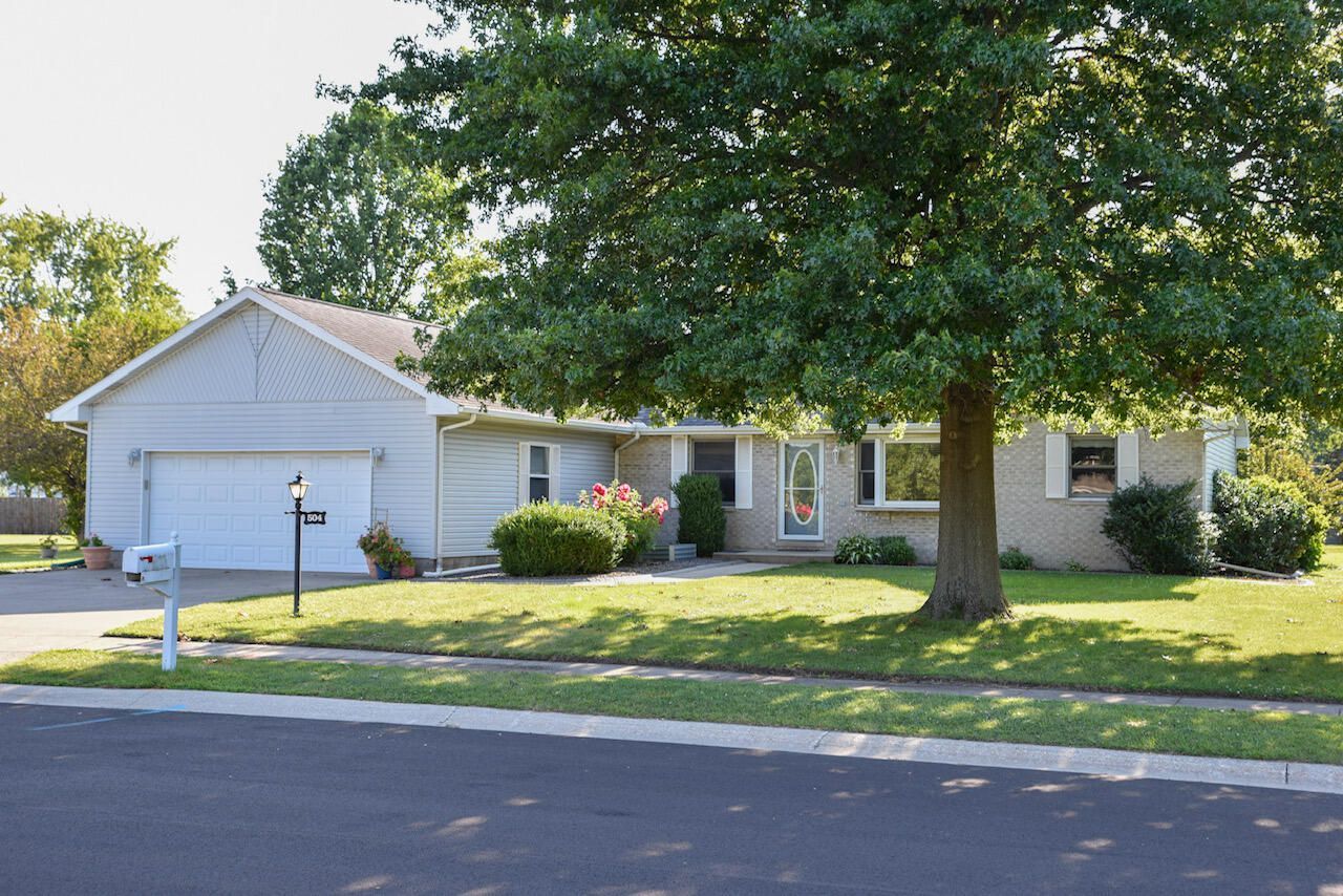 504 Grassfork Court S, Wanatah, IN 46390 Main Photo