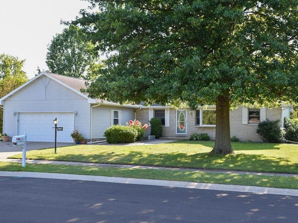504 Grassfork Court S, Wanatah, IN 46390