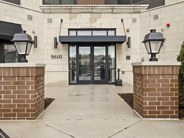 9610 N Centennial Drive , Unit 307, Munster, IN 46321