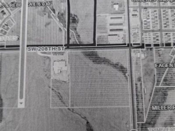 208th Street, Trimble, MO 64492