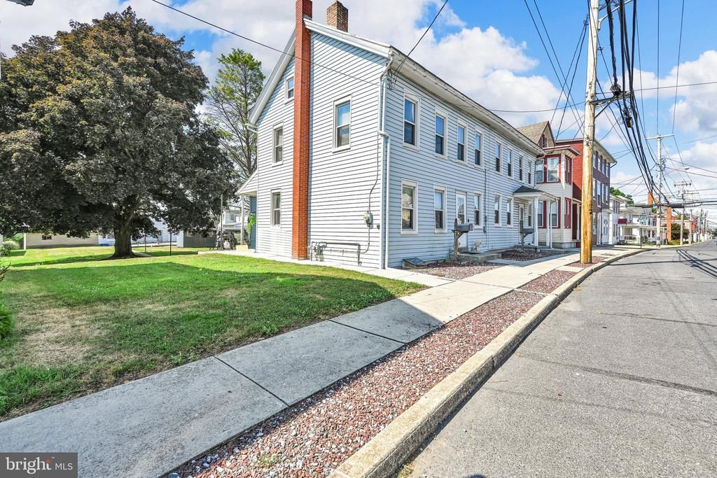 108 E MAIN AVENUE , MYERSTOWN, PA 17067