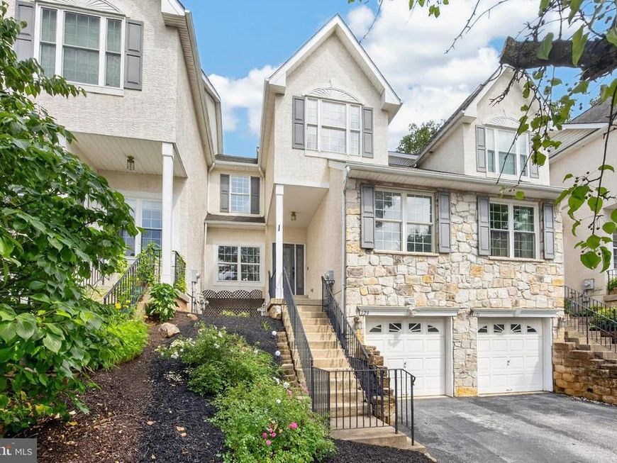 129 Madison Way, Downingtown, PA 19335 Main Photo