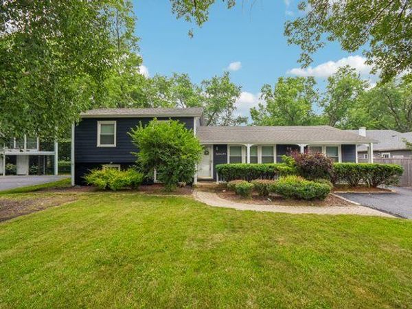 26W473 Parkway Drive , Winfield, IL 60190