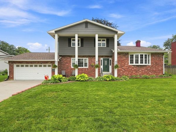 2305 E 32nd Street , Davenport, IA 52807