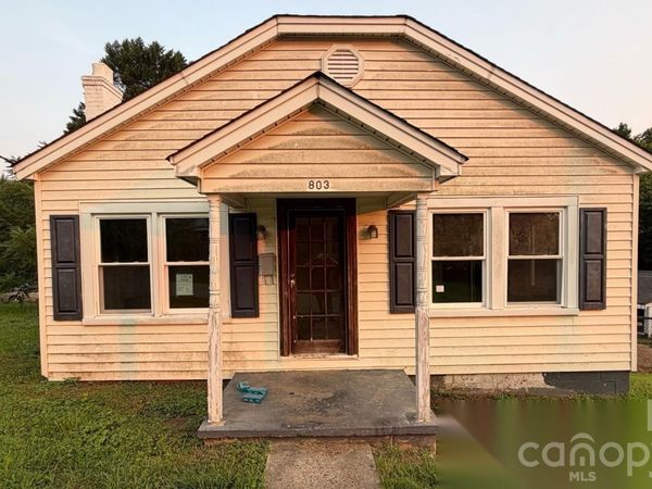 803 S Grove Street , Lincolnton, NC 28092