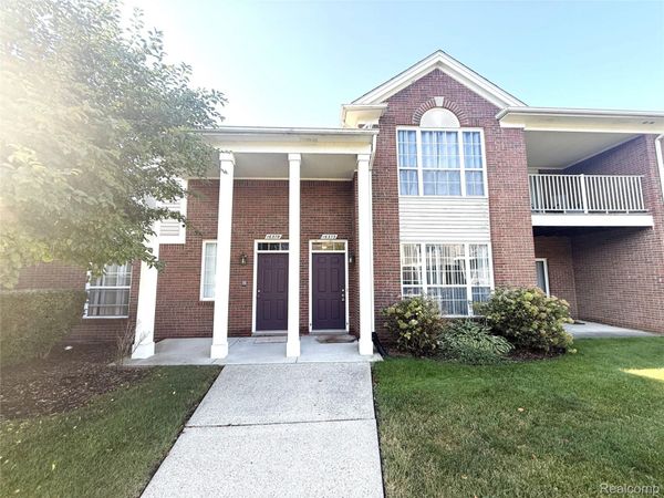 16373 Grandview Drive , Macomb Township, Mi 48044