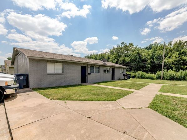 1072 N Irvington Avenue , Tulsa, OK 74115