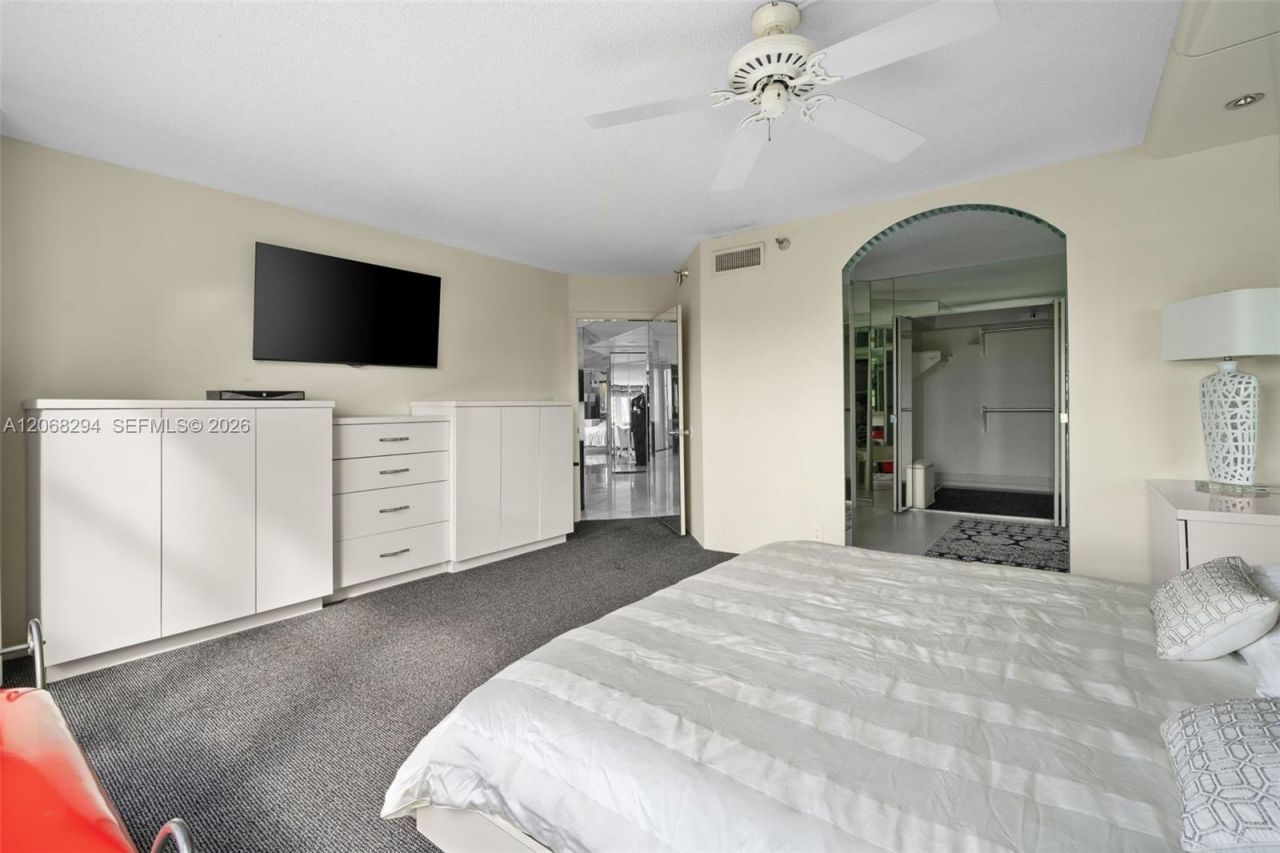 19101 NE 36th Ct , Unit 807, Aventura, FL 33180 Photo