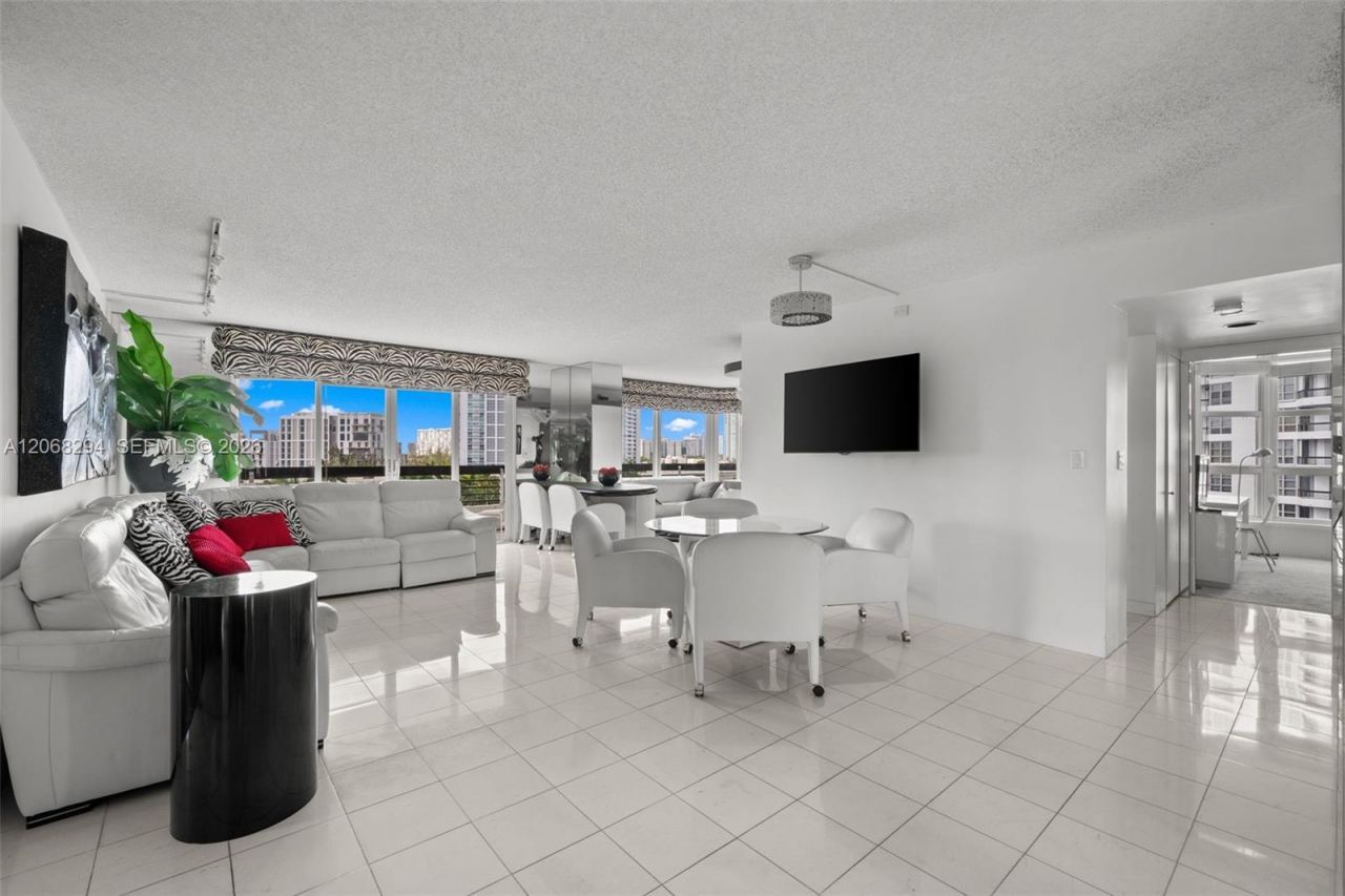 19101 NE 36th Ct , Unit 807, Aventura, FL 33180 Photo
