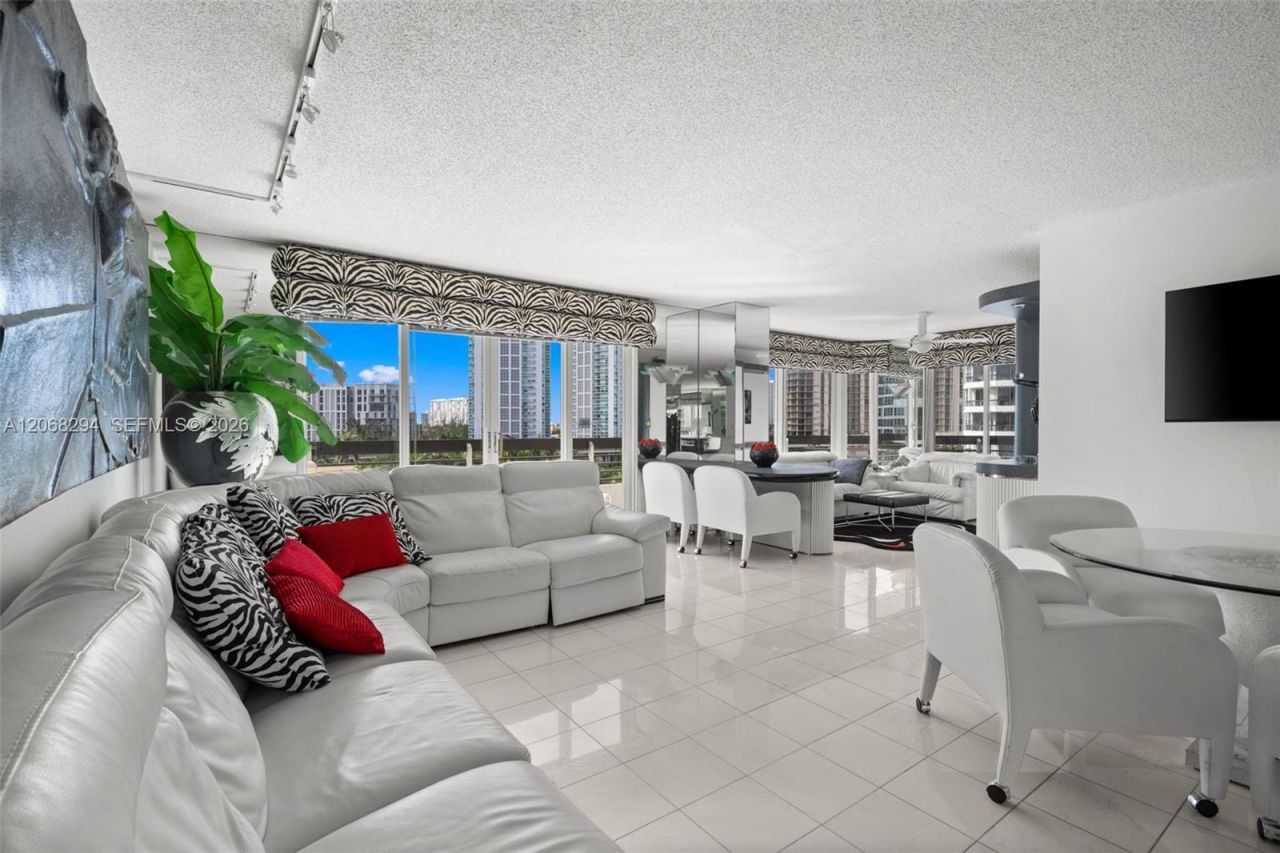 19101 NE 36th Ct , Unit 807, Aventura, FL 33180 Photo