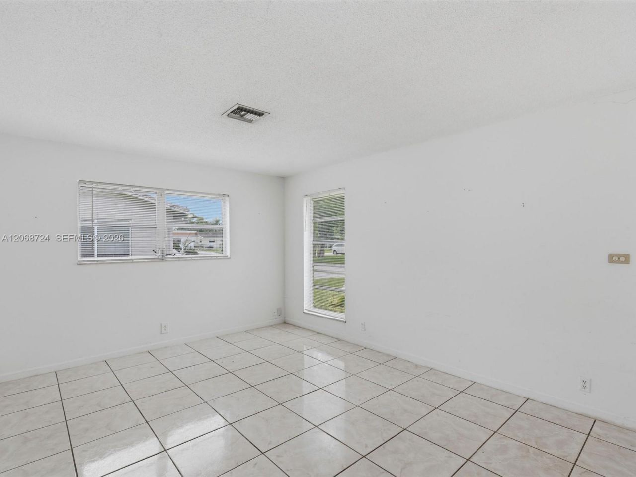 4815 SW 65th Way, Davie, FL 33314 Photo