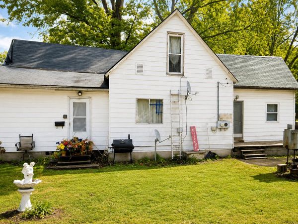 901 HOWARD Street , Centralia, IL 62801