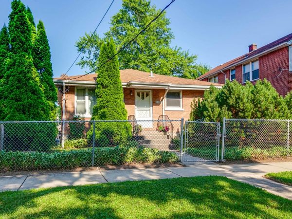 329 Powell Avenue , Waukegan, IL 60085