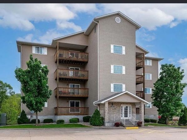 4109 Creek Hill Drive , Unit 9, Bettendorf, IA 52722