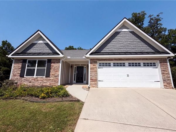 211 Logan Creek Lane , Dallas, GA 30132