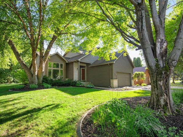 960 Wildflower Court, Eagan, MN 55123