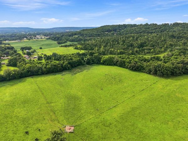 1364 Country Club Rd , Sparta, TN 38583