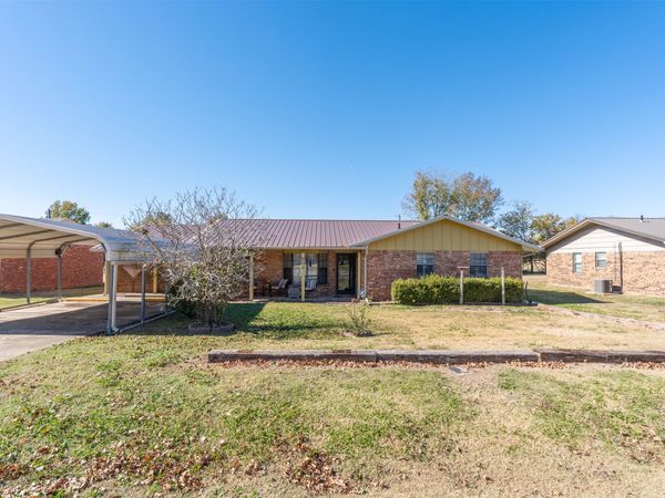 503 S 9 Street , Okemah, OK 74859