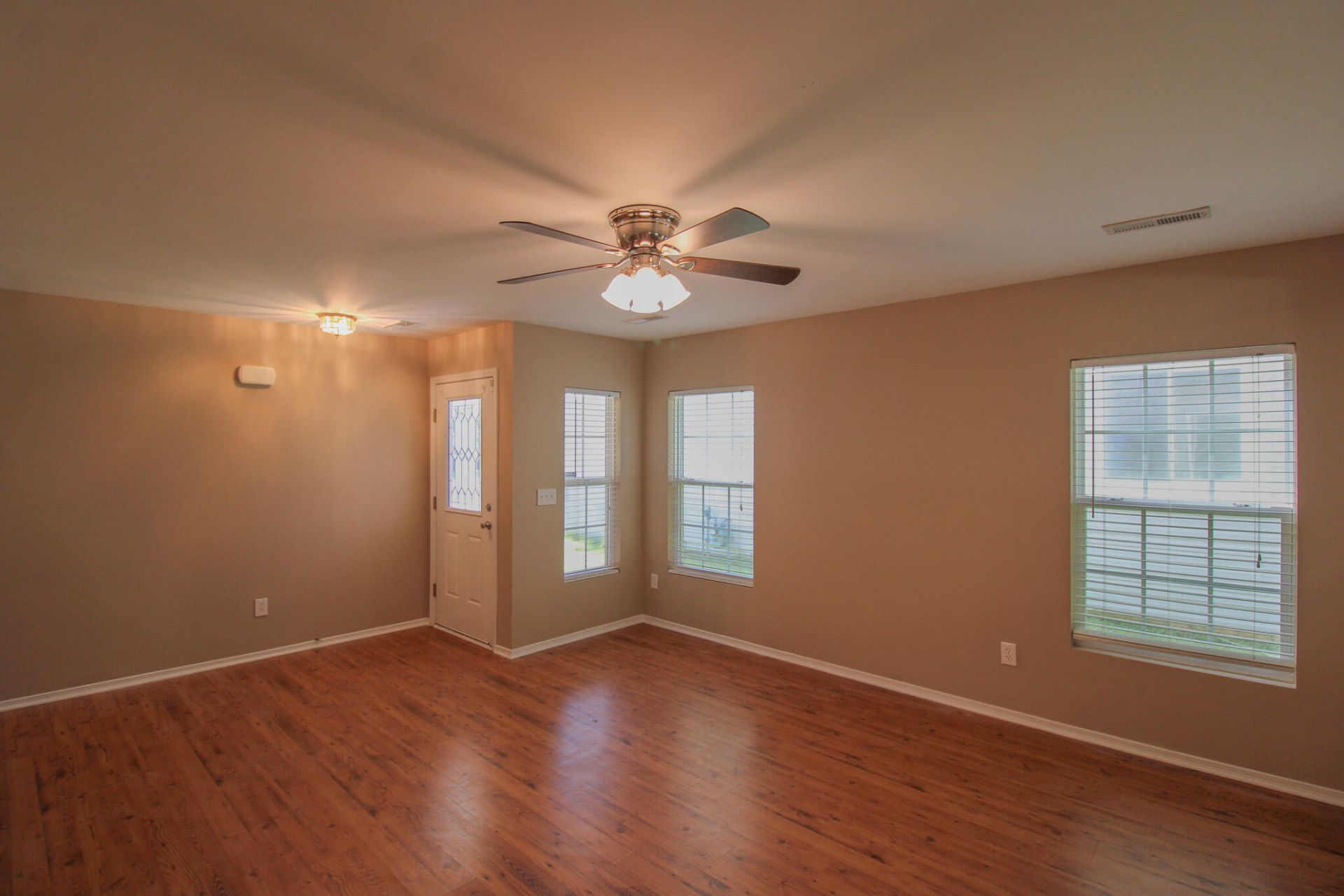 8811 Kellum Drive Photo 5