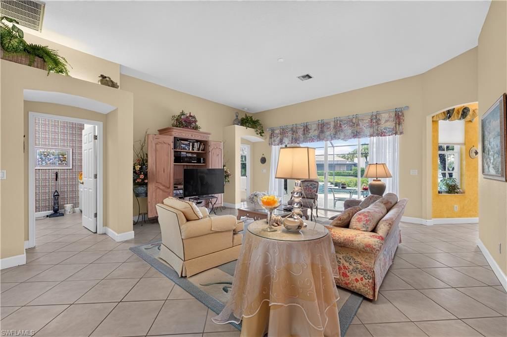 2317 Island Cove Cir N, Naples, FL 34109 Photo