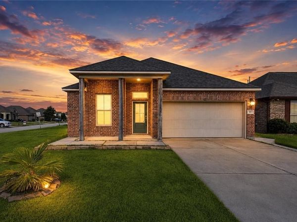 101 E LAKE Court, Slidell, LA 70461