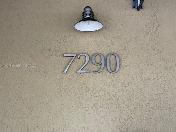 7290 SW 90th St , Unit 207, Miami, FL 33156