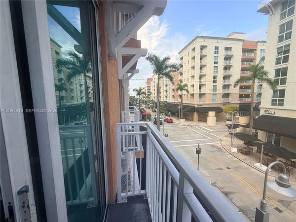7290 SW 90th St, Unit 207, Miami, FL 33156