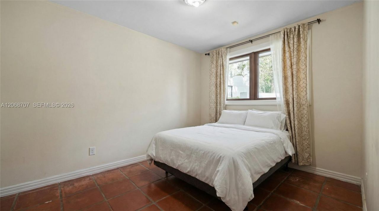 7701 Old Cutler Rd , Coral Gables, FL 33143 Photo