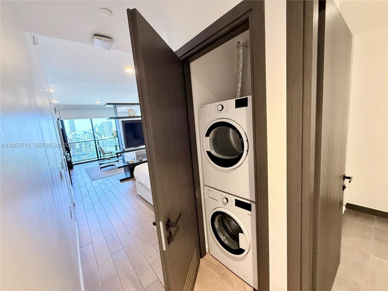 398 NE 5th St , Unit 2203, Miami, FL 33132 Photo