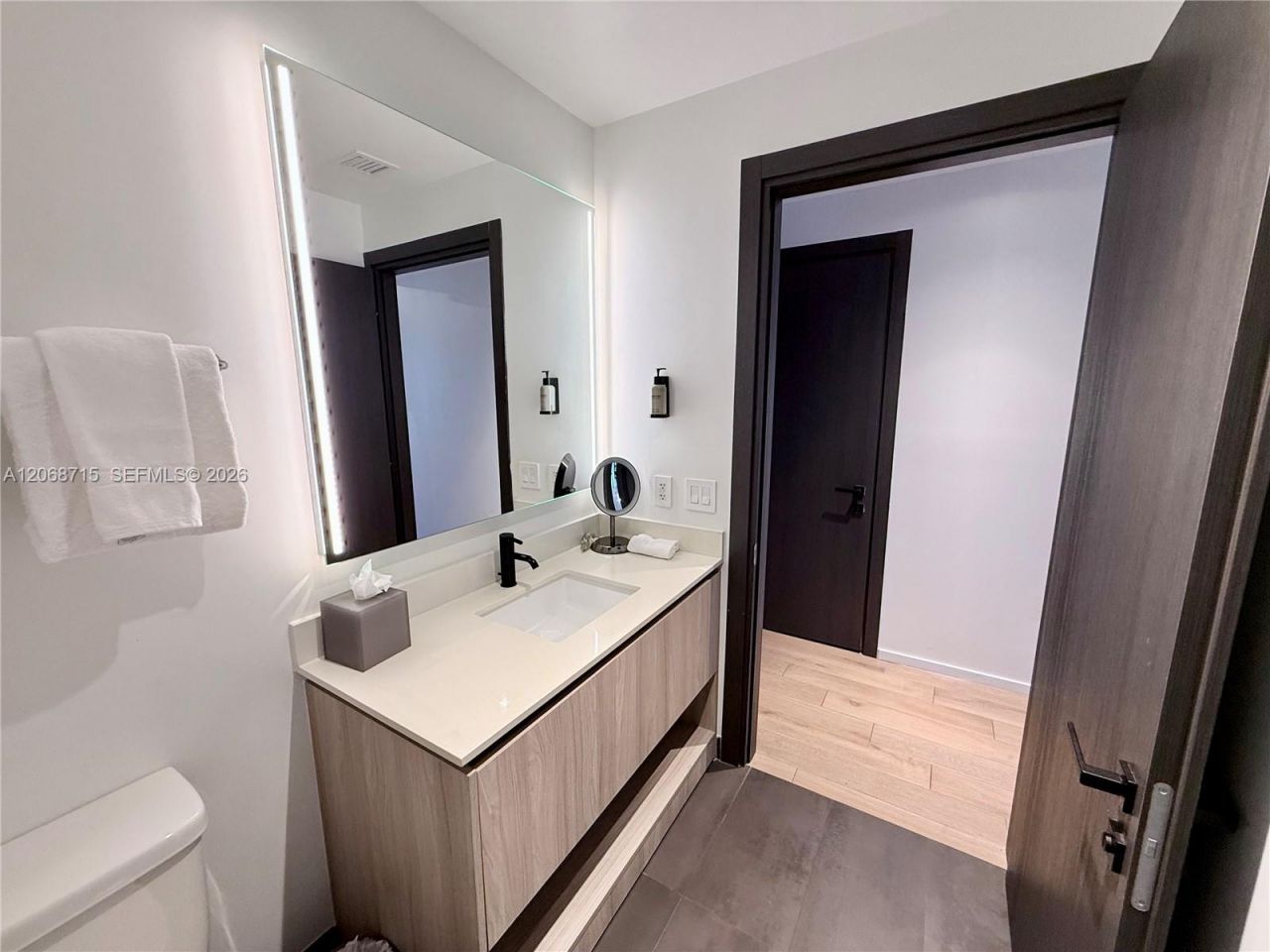 398 NE 5th St , Unit 2203, Miami, FL 33132 Photo