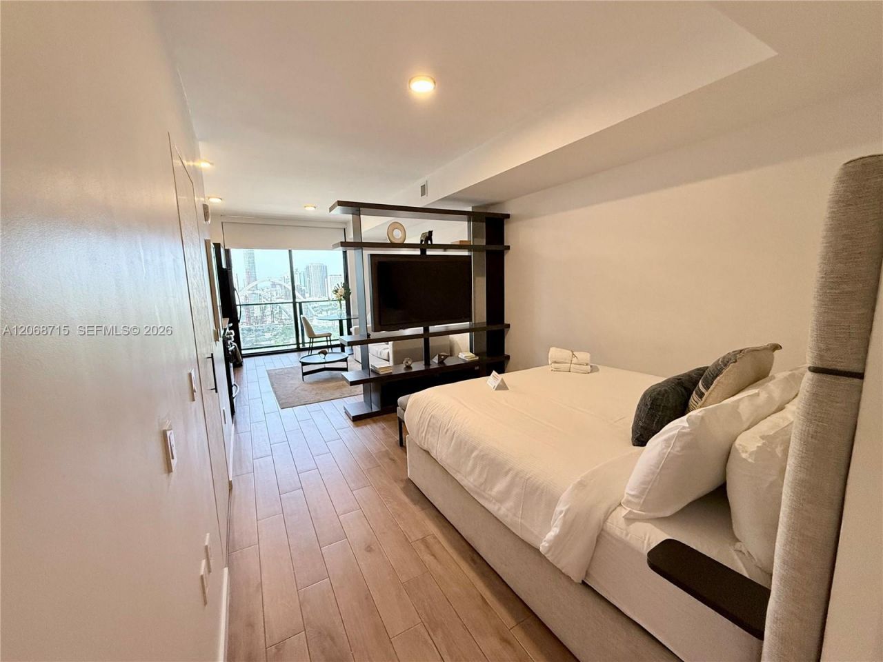 398 NE 5th St , Unit 2203, Miami, FL 33132 Photo