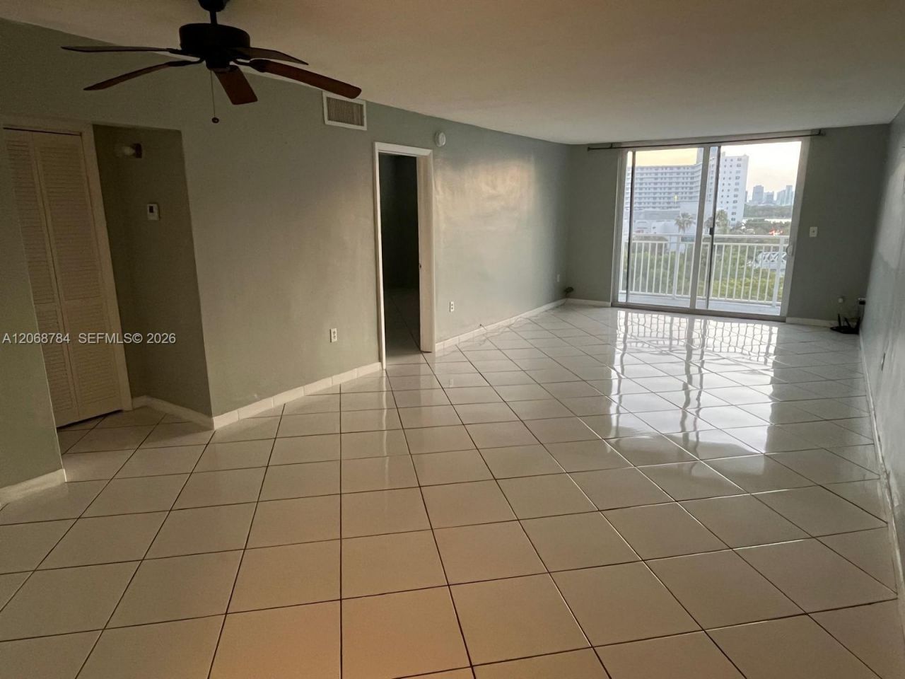 1045 10th St, Unit 704, Miami Beach, FL 33139 Photo