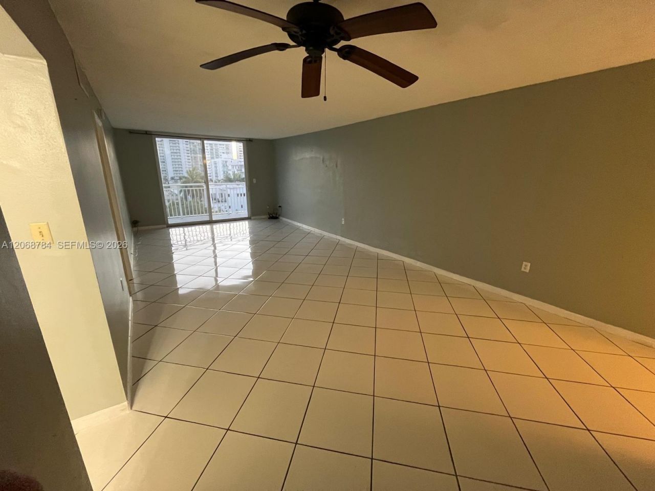 1045 10th St, Unit 704, Miami Beach, FL 33139 Photo
