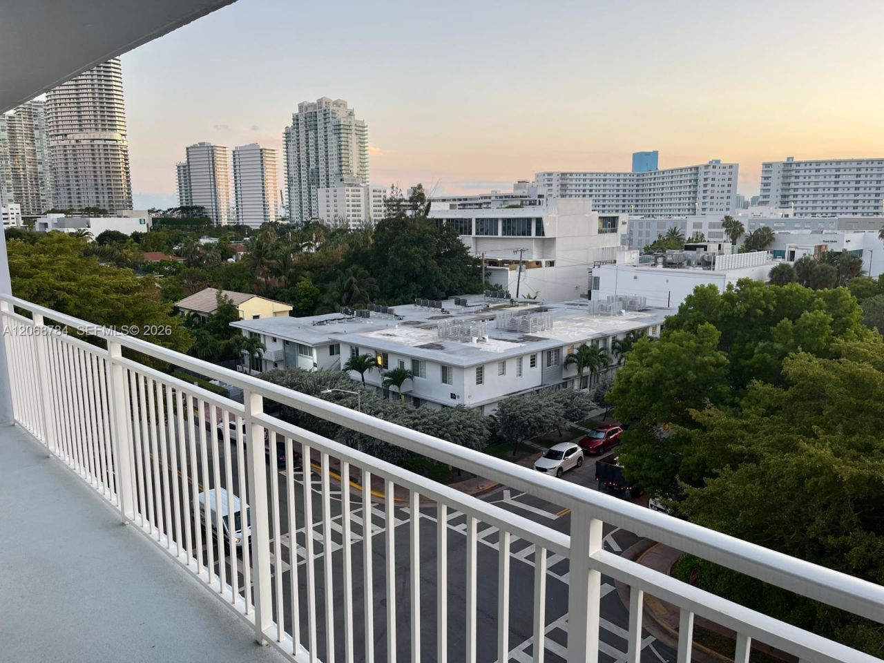 1045 10th St, Unit 704, Miami Beach, FL 33139 Photo