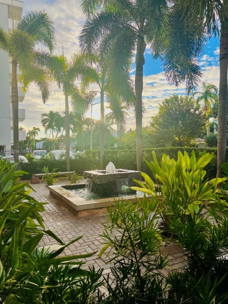 1045 10th St, Unit 704, Miami Beach, FL 33139 Photo