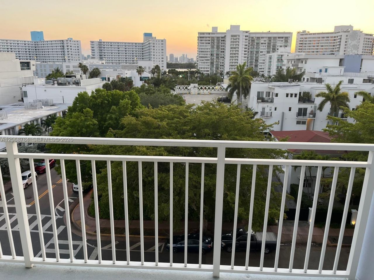 1045 10th St, Unit 704, Miami Beach, FL 33139 Photo