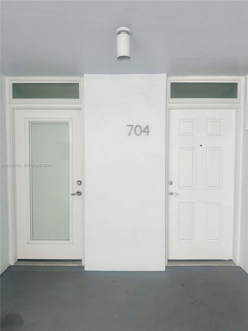 1045 10th St, Unit 704, Miami Beach, FL 33139 Photo